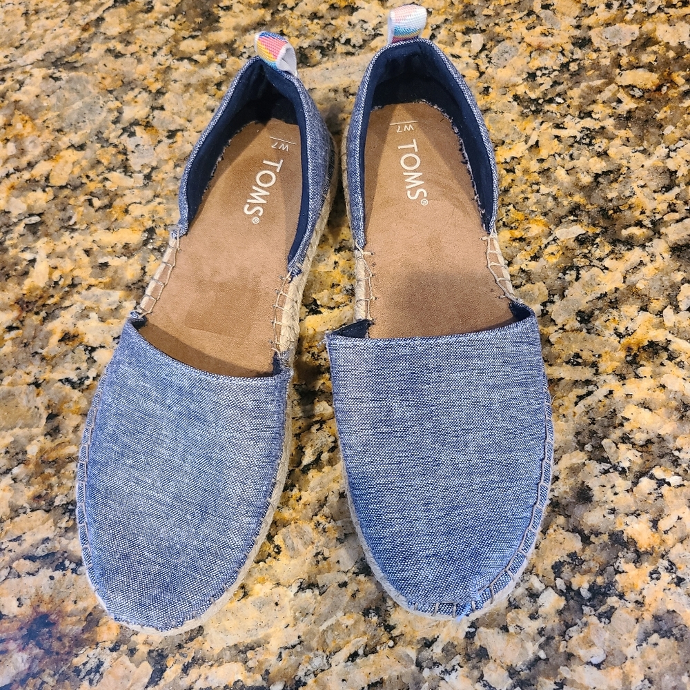 Toms flats womens size 7